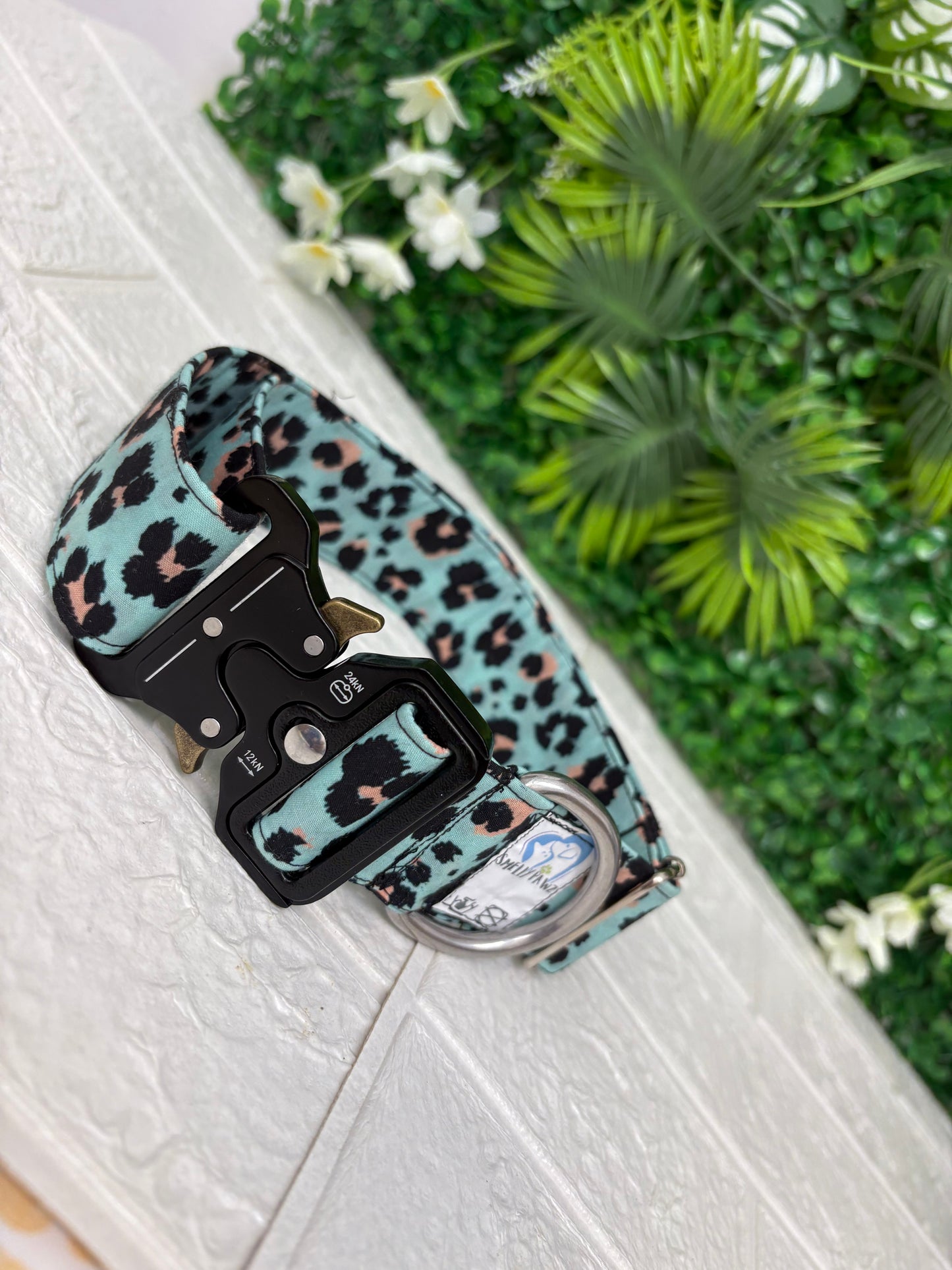 Aqua leopard print