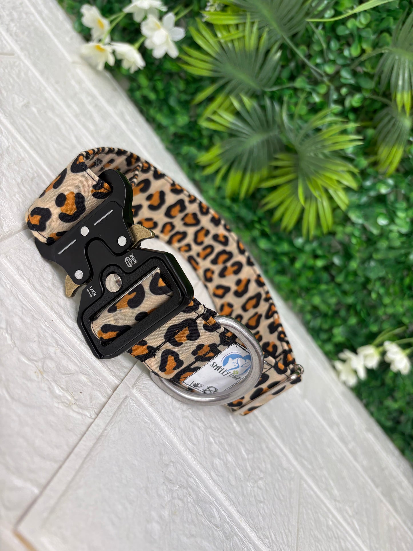 Leopard print beige